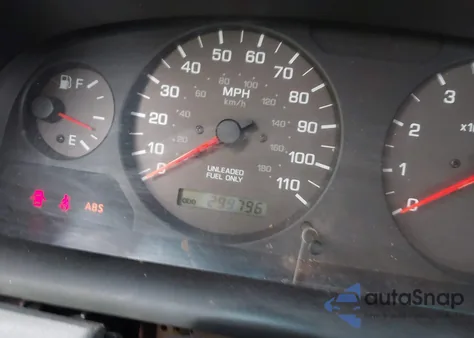 2001 Nissan Xterra Xe z USA, uszkodzony, nr VIN 5N1ED28Y31C537358